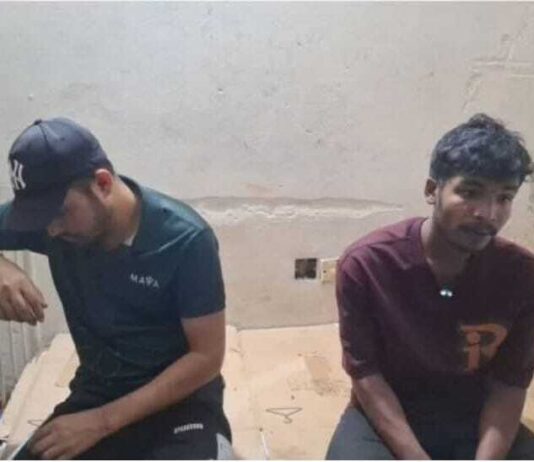 চবিতে মেয়ে সেজে প্রতারণার চেষ্টা,আটক দুই যুবক