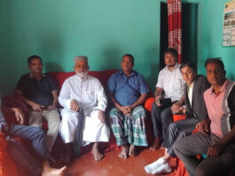 শটগান হাতে অসুস্থ কর্মীকে দেখতে গেলেন বিএনপি নেতা!