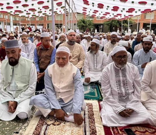 মিরপুরে ঈদের নামাজ আদায় করলেন বিরোধী দলীয় নেতা