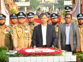 শহীদ পুলিশ সদস্যদের প্রতি স্বরাষ্ট্রমন্ত্রী-আইজিপির শ্রদ্ধা