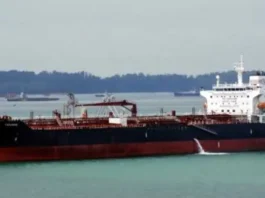 মালয়েশিয়া থেকে ২৭ হাজার টন ডিজেল নিয়ে চট্টগ্রাম বন্দরে জাহাজ