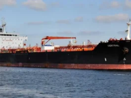 মালয়েশিয়া থেকে ২৬ হাজার টন অকটেন নিয়ে চট্টগ্রাম বন্দরে জাহাজ