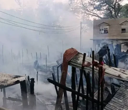 বান্দরবানে আগুনে পুড়ল ৪৮ দোকান ও বসতঘর