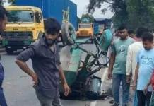 মিরসরাইয়ে কাভার্ডভ্যানের চাপায় ইলেকট্রিক মিস্ত্রি নিহত