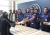প্রকৃত মালিকদের হাতে মোবাইল হস্তান্তর করলেন পুলিশ সুপার