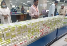 শাহ আমানতে ৬৪৭ কার্টন সিগারেট ও নিষিদ্ধ বিউটি ক্রিম জব্দ