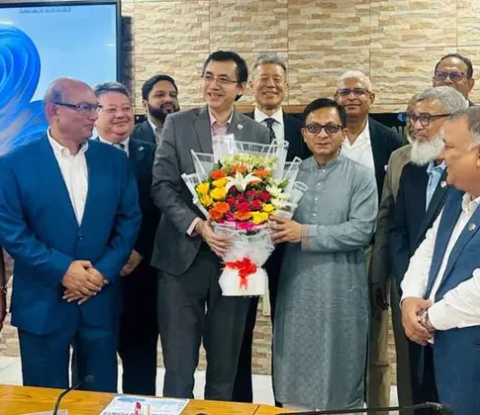 বিনিয়োগবান্ধব পরিবেশ নিশ্চিত করতে সরকার কাজ করছে : বাণিজ্যমন্ত্রী