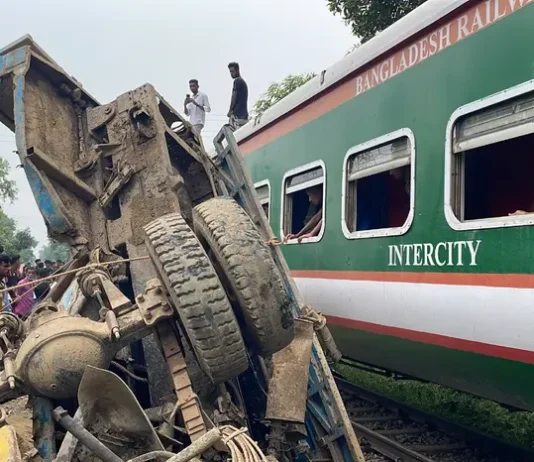 দেড় ঘণ্টা পর চট্টগ্রামের সঙ্গে সারা দেশের রেল যোগাযোগ স্বাভাবিক