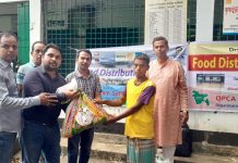 বাঁশখালীতে রোটারি ক্লাব চট্টগ্রাম স্মাইল ও অপকা’র যৌথ উদ্যোগে বন্যার্তদের মাঝে খাদ্য ও বস্ত্র বিতরণ