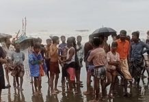 টেকনাফে রোহিঙ্গাবাহী নৌকা ডুবি: ১৮ জন উদ্ধার, নিখোঁজ ১৩