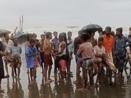 টেকনাফে রোহিঙ্গাবাহী নৌকা ডুবি: ১৮ জন উদ্ধার, নিখোঁজ ১৩