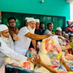সাতকানিয়ায় বন্যাদুর্গতদের পাশে ডা. শফিকুর রহমান