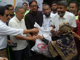 বন্যাদুর্গত সাতকানিয়ায় অর্থমন্ত্রী আমির খসরু : পুনর্বাসনে সর্বাত্মক সহায়তার ঘোষণা
