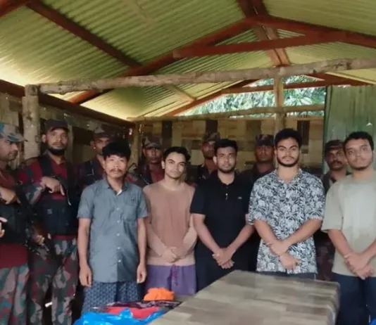 ৮ দিন পর থানচিতে আটকে পড়া ৪ পর্যটক উদ্ধার