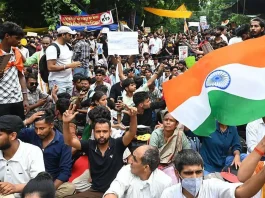 হিন্দু-মুসলিম রাজনীতি না থাকলে বড় বড় সিংহাসন কেঁপে যাবে