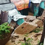 রহমাননগর আবাসিকে দেওয়াল ধসে প্রাণ গেল যুবকের, আহত ৩
