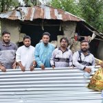 বাঁশখালীর বন্যাদুর্গত মানুষের পাশে ফুটন্ত ফুল ডবলমুরিং জোন
