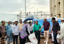 কর্ণফুলীতে ক্ষতিগ্রস্ত শতাধিক খামারির মাঝে গো-খাদ্য বিতরণ