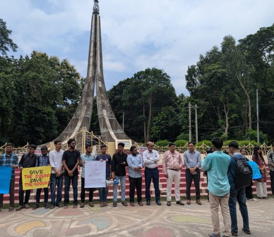 চবিতে পরিচ্ছন্নতা অভিযান পরিচালনা করেছে আওয়ার গ্রীন ক্যাম্পাস