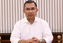 সরকারি অনুষ্ঠানের ব্যানার-বিলবোর্ডে প্রধানমন্ত্রীর ছবি ব্যবহার নিষিদ্ধ