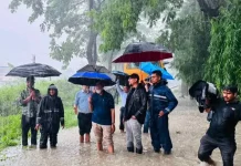 চট্টগ্রাম-কক্সবাজার রেলপথে এখনও দেড় ফুট পানি, ট্রেন চলাচল বন্ধ
