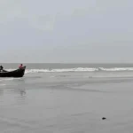 সমুদ্রবন্দর থেকে সতর্ক সংকেত প্রত্যাহার, নদীবন্দরে সতর্কতা