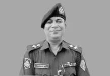 শয়নকক্ষ থেকে এসআই আজিজুলের মরদেহ উদ্ধার