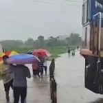 আটকে আছে কক্সবাজারগামী ‘পর্যটক এক্সপ্রেস’