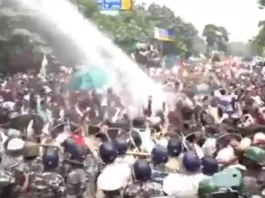 প্রশ্নফাঁসের অভিযোগে আবারও উত্তাল ভারত, পুলিশের ব্যাপক লাঠিচার্জ