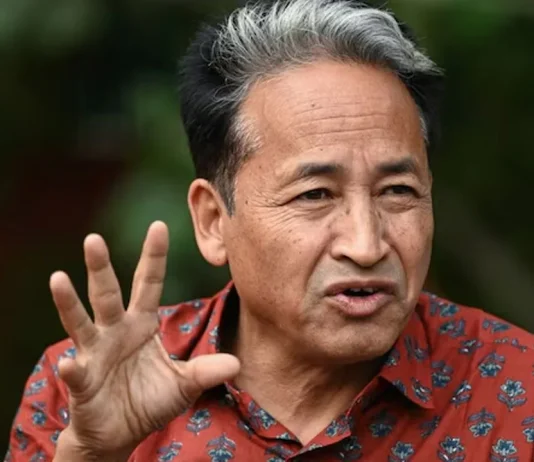 ভারতে ‘দ্বিতীয় স্বাধীনতা আন্দোলনের’ ডাক দিলেন ওয়াংচুক