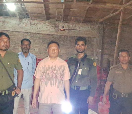 চন্দনাইশে অবৈধ এলপিজি ‘ক্রস ফিলিং’ গুদামে অভিযান