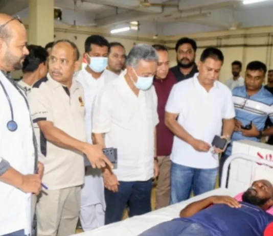 শিপইয়ার্ডে দুর্ঘটনায় আহতদের দেখতে হাসপাতালে অর্থমন্ত্রী