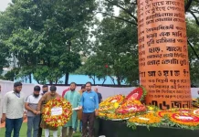 চট্টগ্রামে জুলাই স্মৃতিস্তম্ভে সর্বসাধারণের শ্রদ্ধা