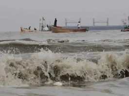 সমুদ্রবন্দরে ৩ নম্বর সতর্ক সংকেত