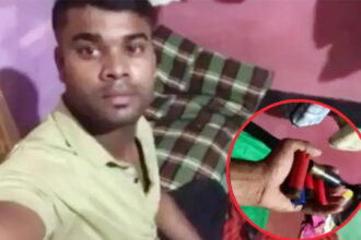 বুলেট হাতে ভাইরাল হওয়া সেই ভিডিওর দৃশ্য। ছবি: সংগৃহীত