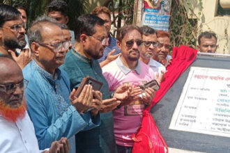 কল্পলোক আবাসিক এলাকার ১ নম্বর খেলার মাঠ ও পার্কের সংস্কারকাজ উদ্বোধন করেন চট্টগ্রাম সিটি মেয়র ডা. শাহাদাত হোসেন।